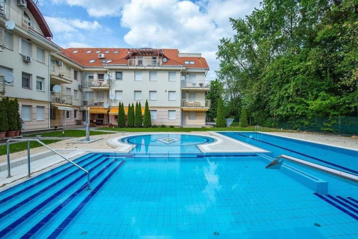 Oázis Wellness Apartman Hajdúszoboszló Exterior foto