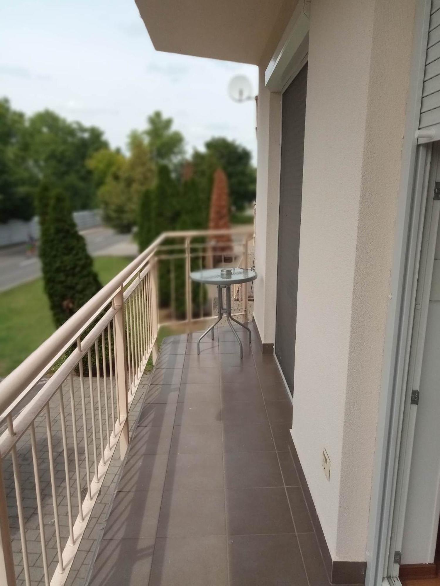 Oázis Wellness Apartman Hajdúszoboszló Zimmer foto