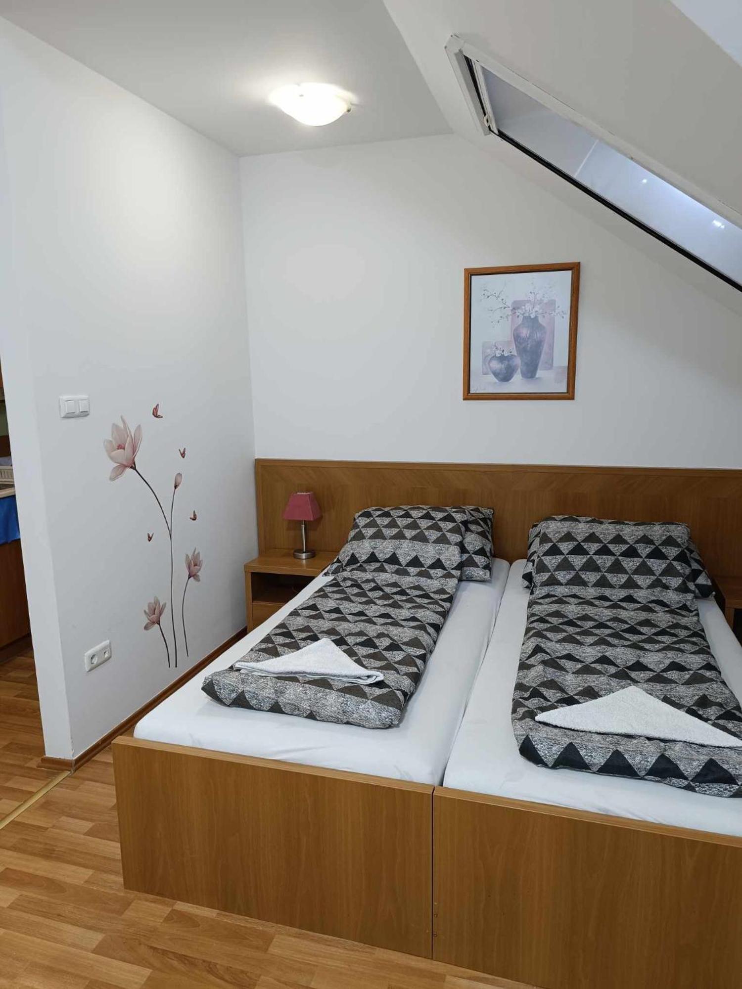 Oázis Wellness Apartman Hajdúszoboszló Zimmer foto